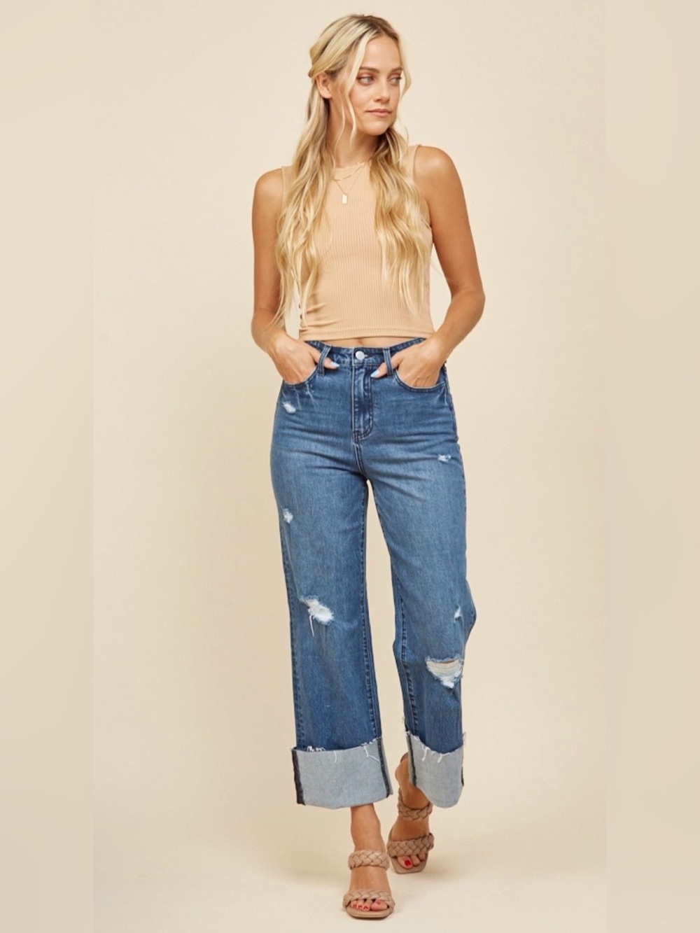 Wisteria Lane structured straight leg boyfriend fit cuffed jeans size small